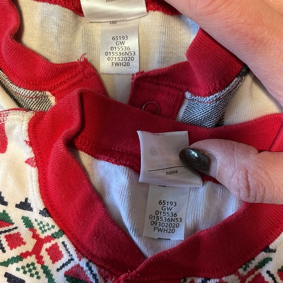 Two sets of Hanna Andersson Christmas Pjs, 18-24 months - Picture 4 of 4
